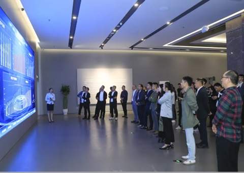 成都举行都会价值座谈会